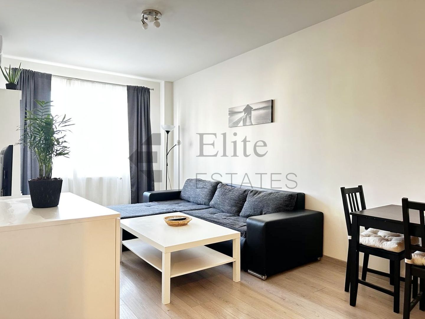 Apartament cu 2 camere de vanzare in Prima Universitatii - Poză 1