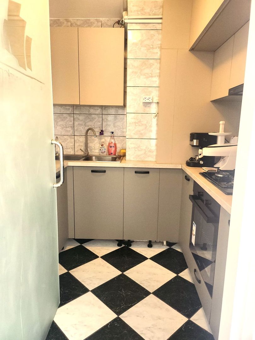 Apartament de 3 camere, 90mp, vedere urbană - Poză 6