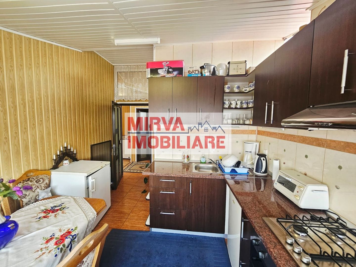 🏡 Casă spațioasă cu 9 camere în Strejnicu – pentru locuință, birouri - Poză 68