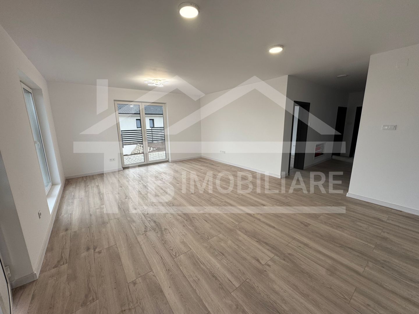 Casa cu 4 camere, 110 mp, Zona Unirii - Poză 1