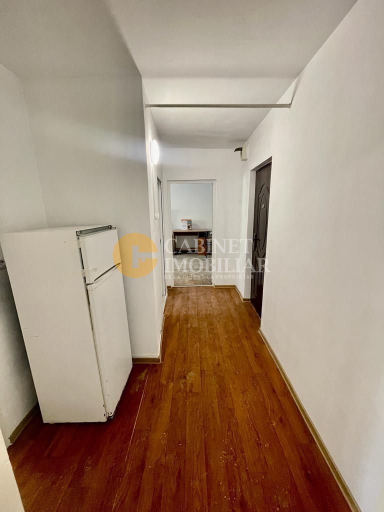 Etaj 1 Apartament 2 Camere Decomandat 55 MP Bloc 1986 - Poză 2