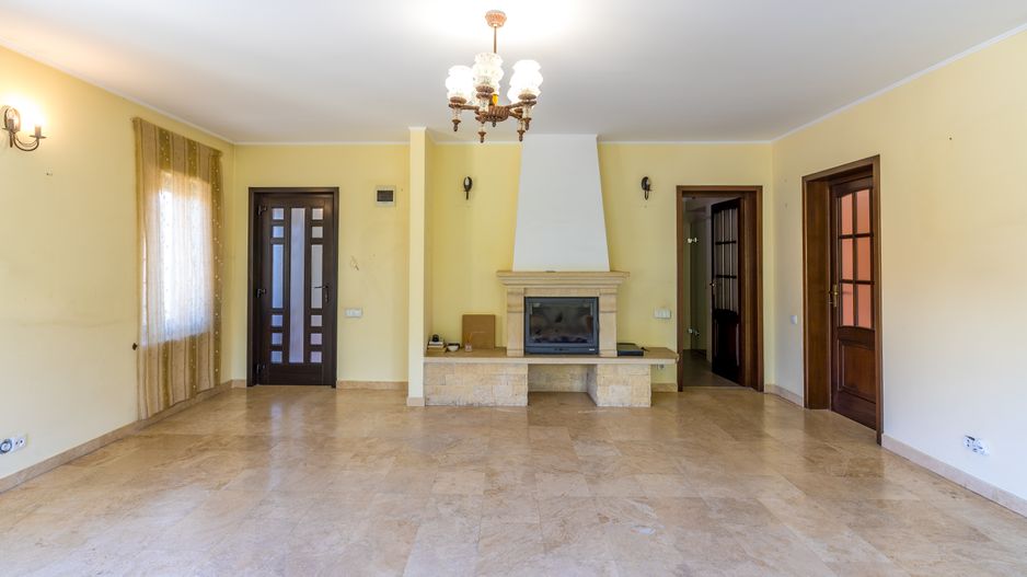 9 camere, 5 bai, spatiu hobby, gradina, garaj,locatie buna - Poză 8