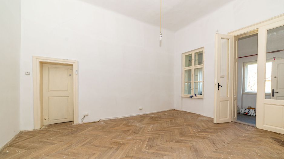 Apartament ultracentral cu potențial extraordinar - Poză 8