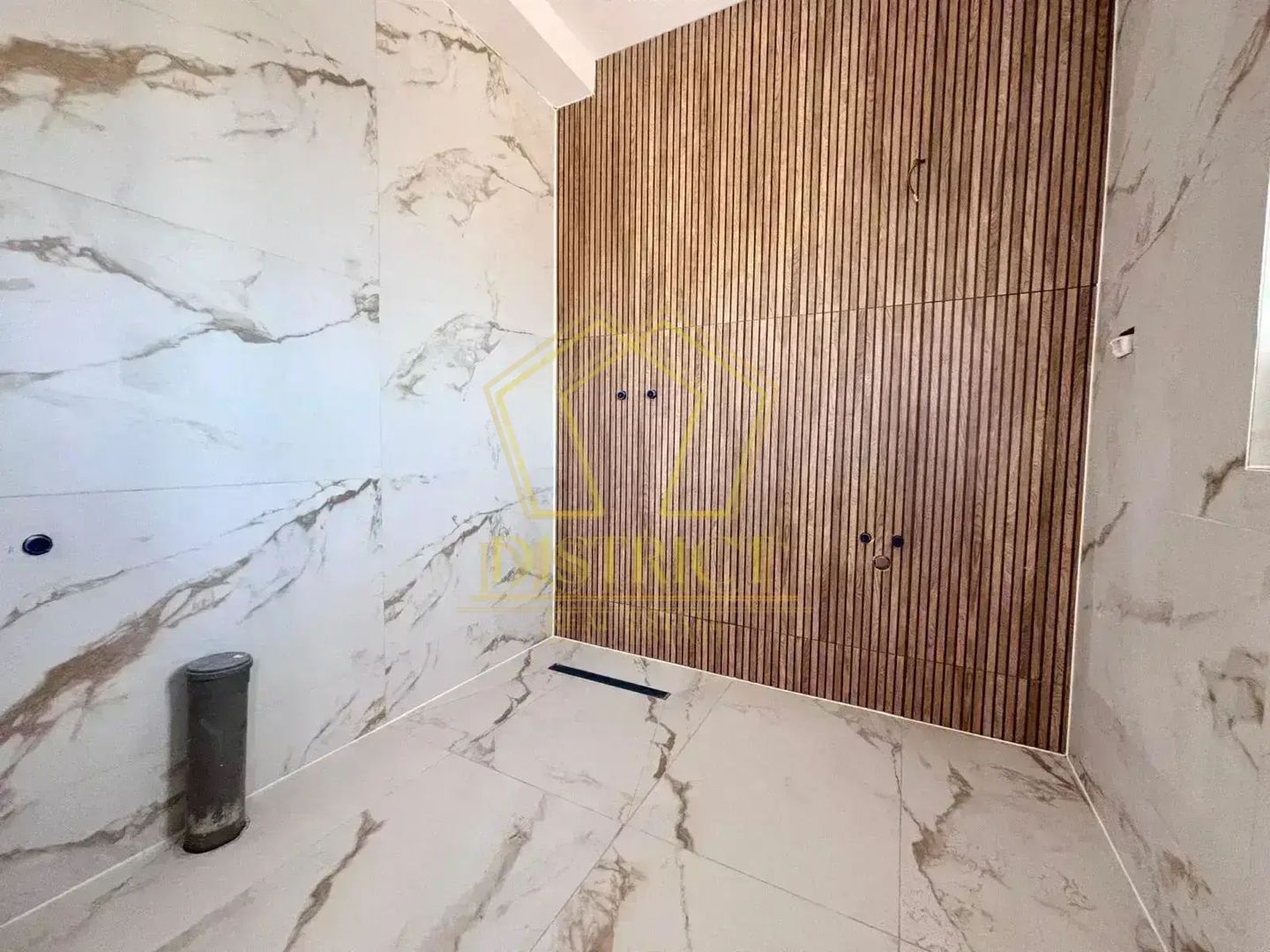 Duplex cu 5 camere, despartit prin camera tehnica I Dumbravita - Poză 10