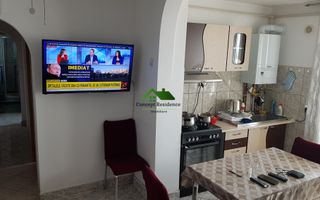 Vand apartament 2 camere, zona Semiluna - Poză 1