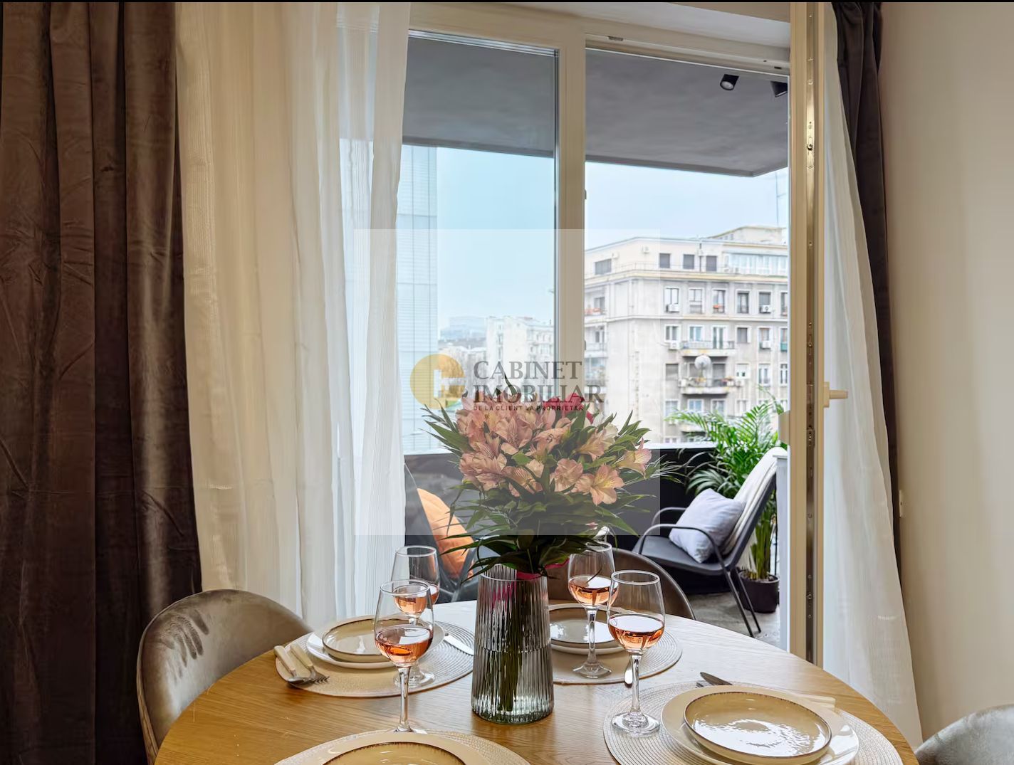 AIRBNB I Unirii - Centru Vechi I Etaj 4/7  I Balcon deschis - Poză 3