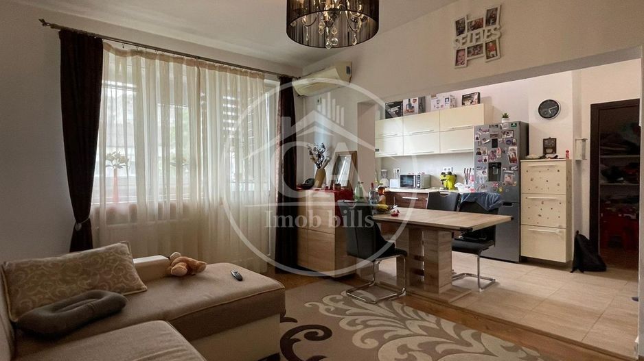 Apartament cu 3 camere de vanzare in zona Decebal, Oradea - Poză 1