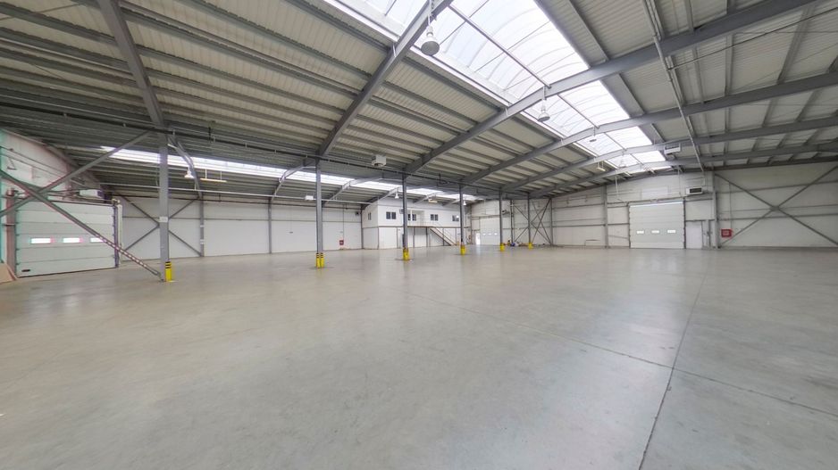 Parc industrial cu platformă betonată lângă A1 - Poză 16