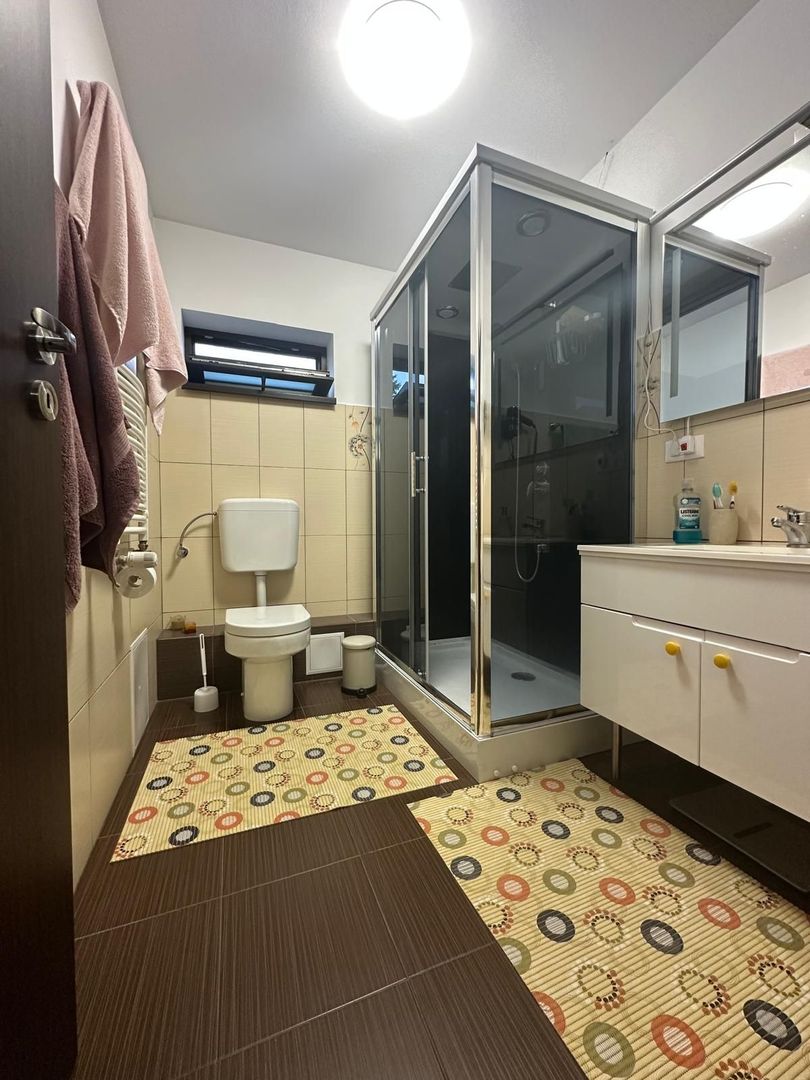 Casă individuală P+1E, construită în 2013–zonă liniștită, exclusiv de case - Poză 11