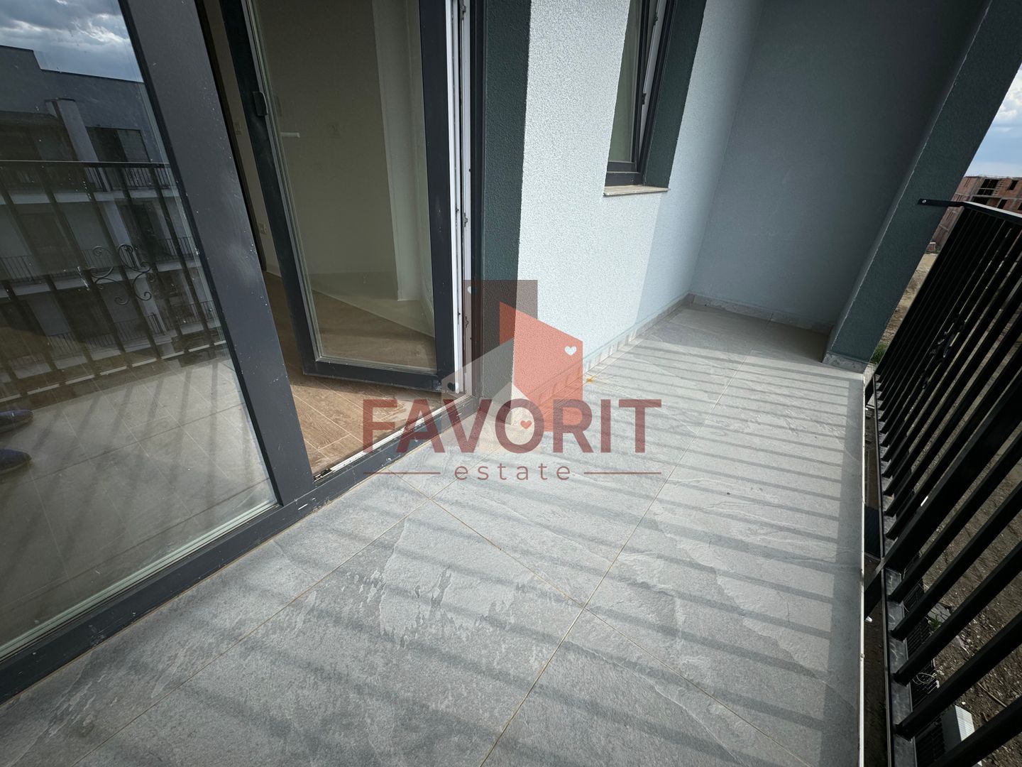 Compartimentare eficienta. Terasa generoasa. Disponibil imediat - Poză 7