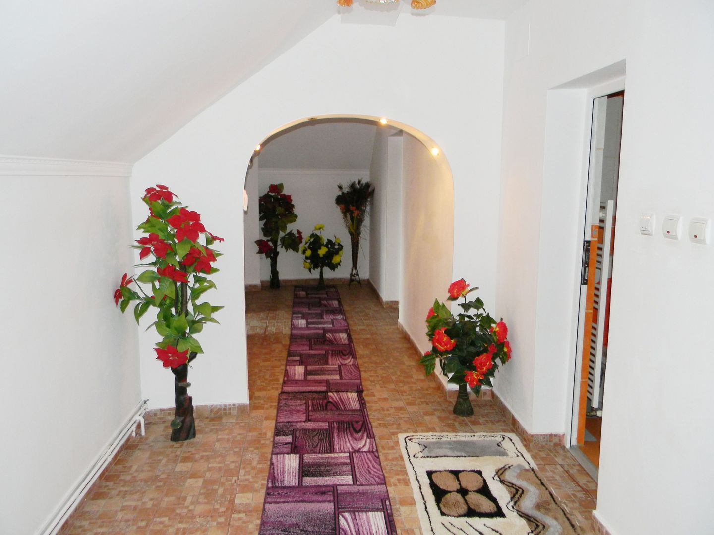 Casa mobilata in Centrul Mun. Sacele - Poză 10