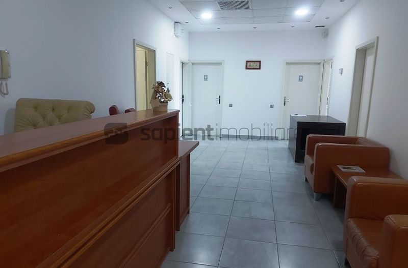 Spatiu comercial ultracentral ideal pentru birouri - Poză 14