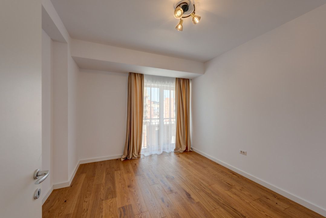 Vila Otopeni central, 222 mp cu gradina - Poză 17