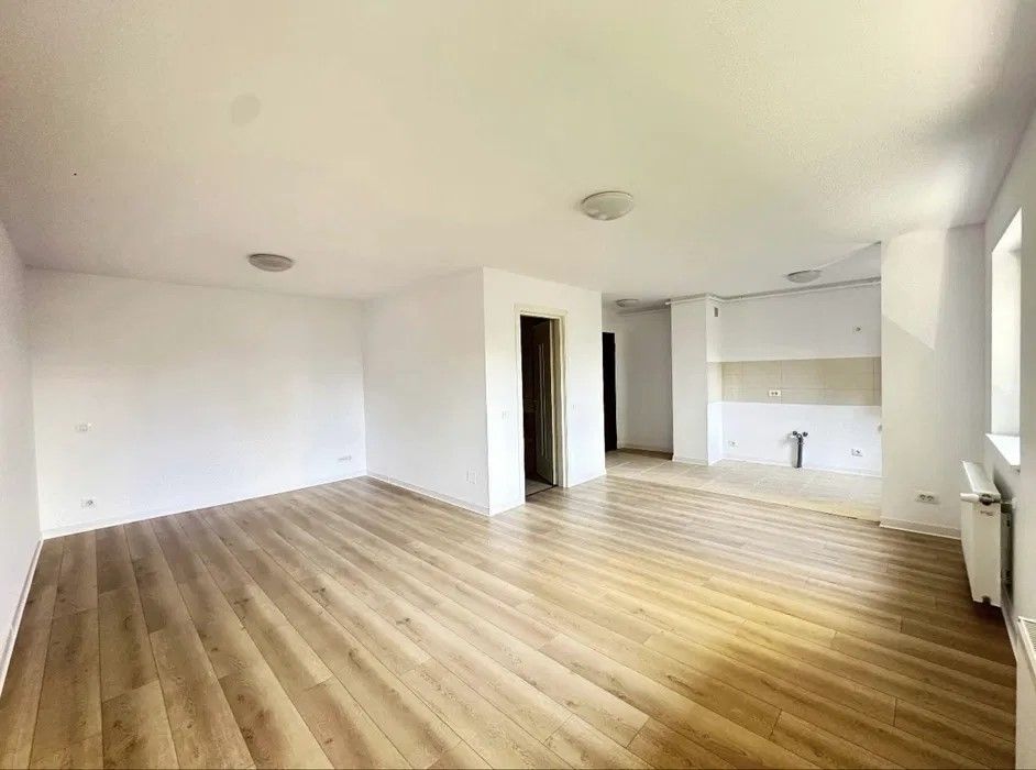 Garsoniera aproape de Mall Coresi, 38mp, loc parcare, 97900Euro - Poză 4