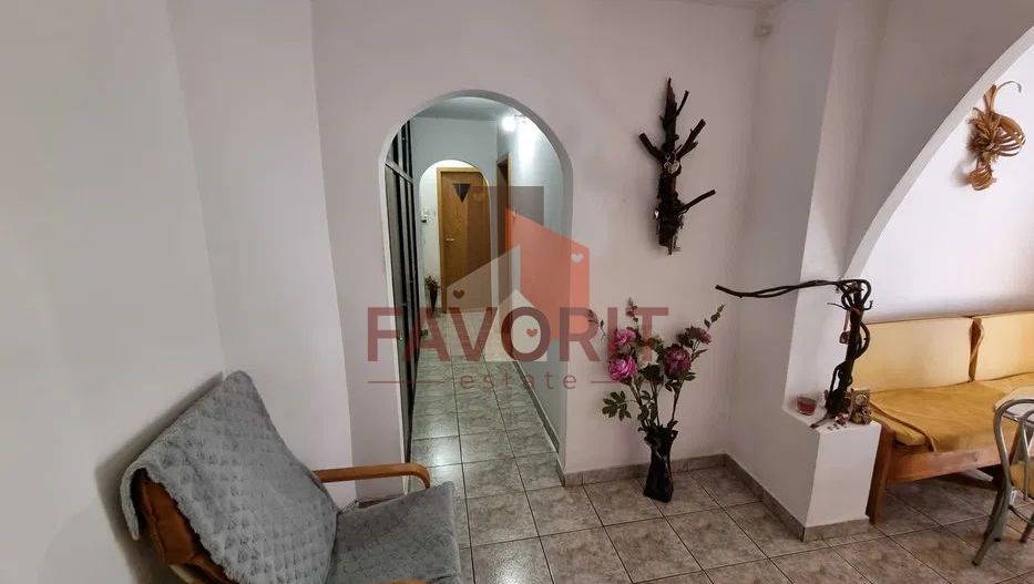 Apartament 3 camere decomandat, zona Aradului - Poză 5