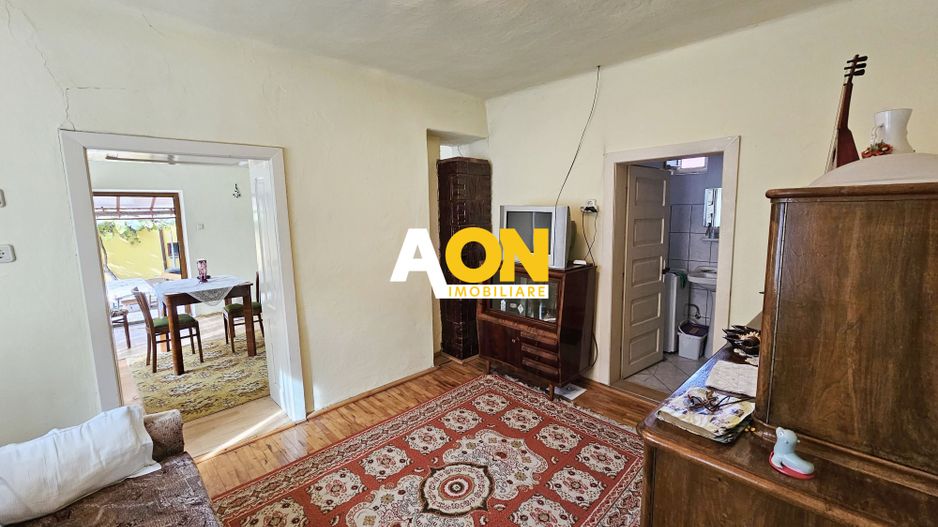 Casa cu 4 camere, 2024 mp teren, la asfalt, cu utilitati, Vintu de Jos - Poză 7