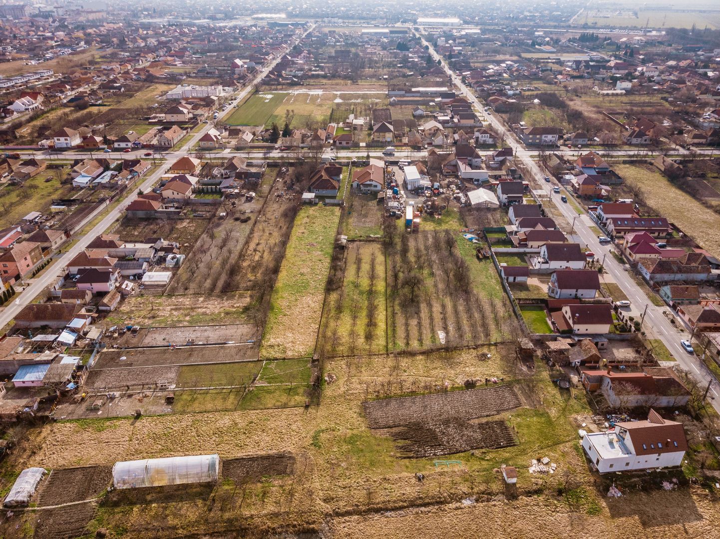 Casă la sol cu teren de 3.451mp în Gai - Poză 19
