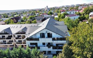 Locuință cochetă la mansardă, cu balcon și boxă de depozitare - Poză 32