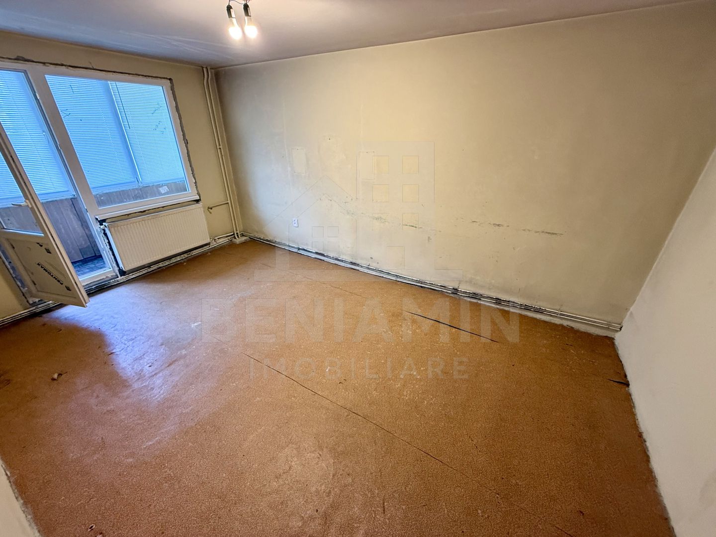 4 decomandate - 80mp - etaj 1 - 2bai - centrala - invesitie - Astra - Poză 4