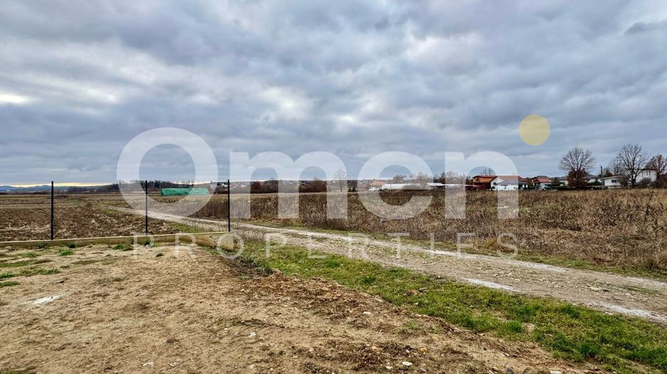 Teren intravilan cu fundație | panoramă deosebită | Cătălina | 1000 mp - Poză 3