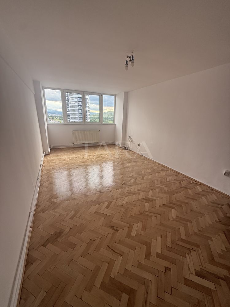 Apartament 3 camere renovat – etaj superior, lumină naturală excelentă - Poză 4