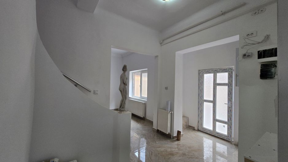 Casa renovata 105mp utili si curte libera 45mp -Eroii Revolutiei - Poză 7