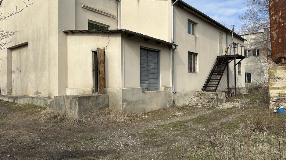 De vânzare spațiu comercial cu suprafața totală de 500m2  pe teren de 7ari în centru Orheiului. - Poză 4