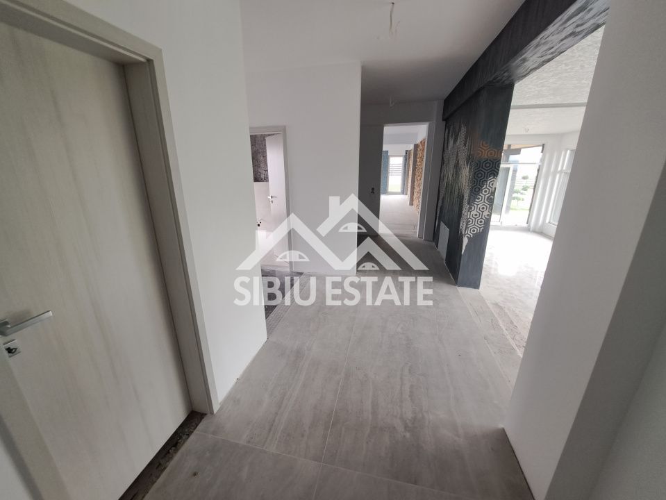 Casa Sibiu Cisnadioara, garaj, piscina, terase panoramice - Poză 18