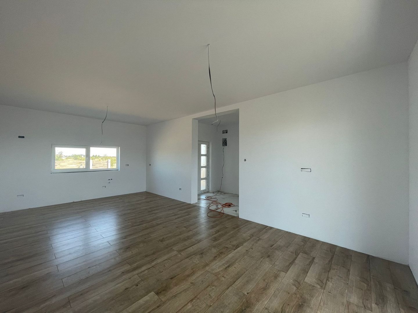 Duplex despartit prin baie | 3 camere | Super Preț | Urseni - Poză 1