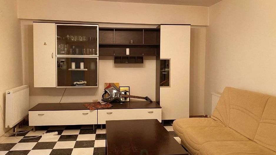 Apartament 3 camere Lizeanu - Poză 1