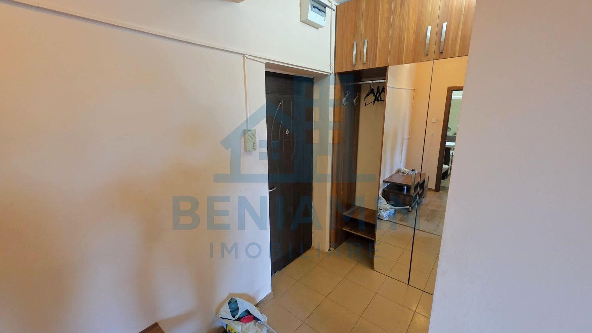 Garsoniera centrala langa Patria -mobilata -utilata -lift - Poză 6