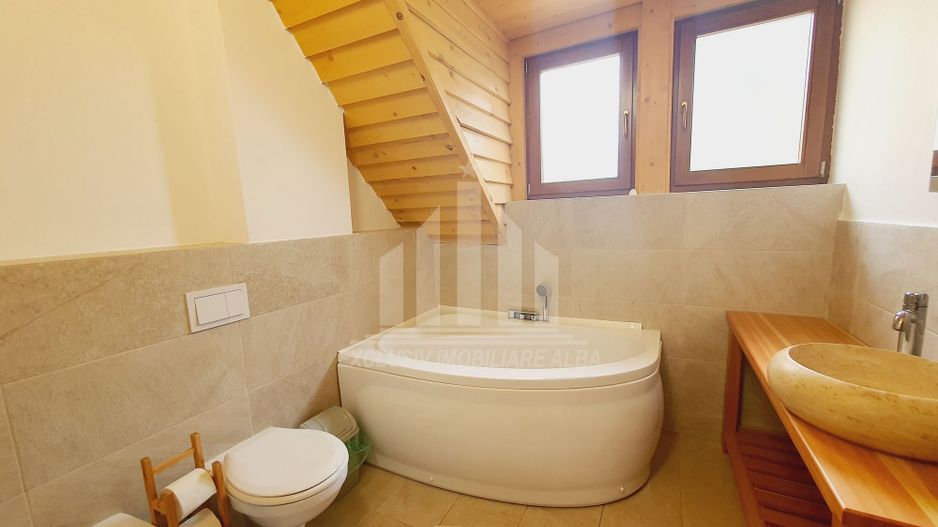 Apartament la vila de inchiriat in Aiud - Poză 4