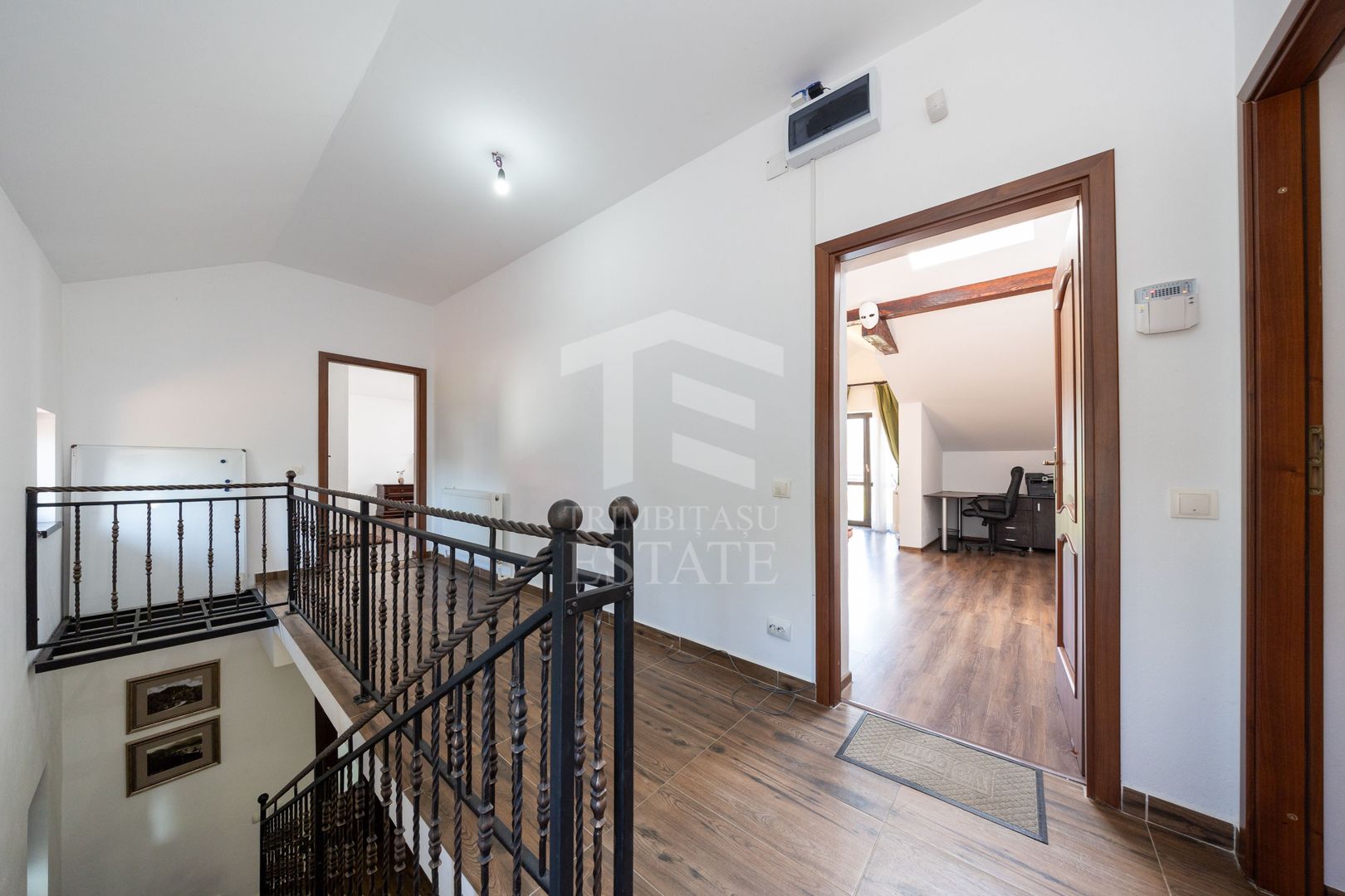 RASNOV| Cladire multifunctionala | 350 mp | Vad turistic si comercial - Poză 14