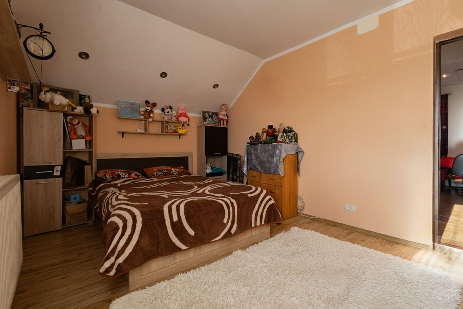 Casă / Vilă cu 6 camere de vânzare în zona Sagului - Poză 8