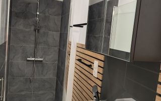 Ap cu 2 camere in centru, decomandat - Poză 2