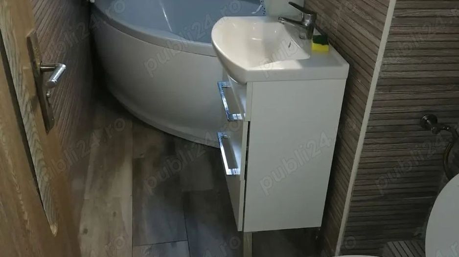 Apartament 3 camere Soarelui etaj 1 cu centrala - Poză 9