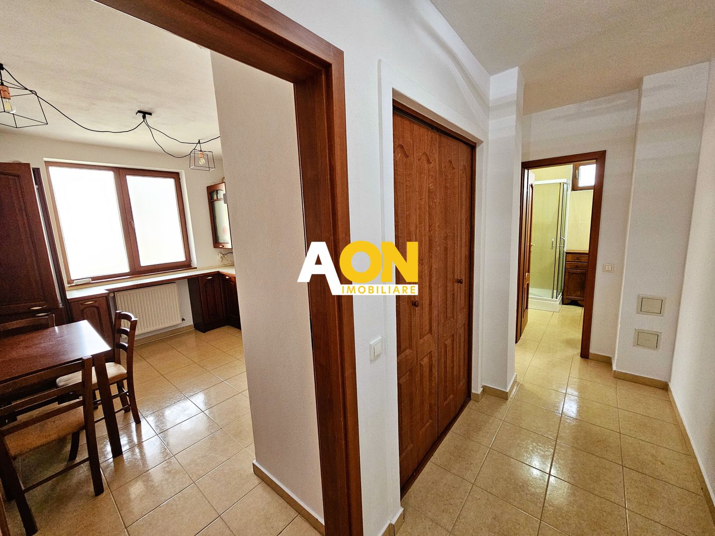 Apartament 4 camere, 3 bai, 137 mp utili, cu garaj, Cetate, zona Piata - Poză 6