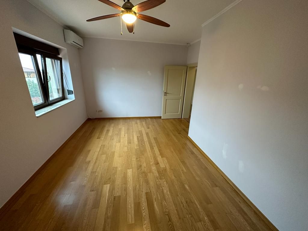 VILA  - ARADULUI. -British - Poză 37