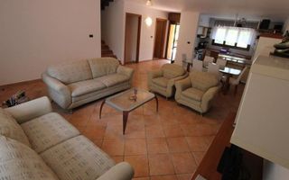 Vila P+1 deosebita, complet mobilata si dotata, cheltuieli de intretinere mici - Poză 6