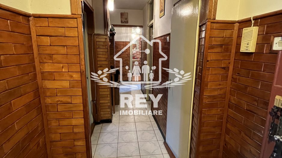 Apartament 4 camere decomandate 4 balcoane etaj 1 Str. Bâlea/Sibiu - Poză 2