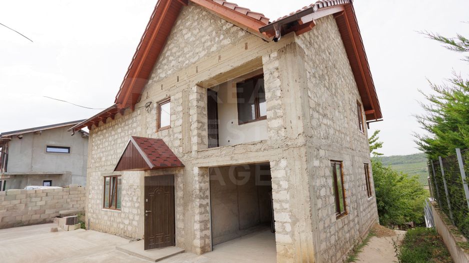 Vânzare, casă, 4 camere, str. Sihastrului, Codru - Poză 1