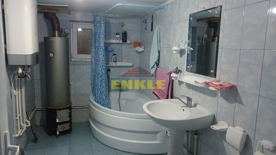 Casa , P+1+teren, 108 mp,Zona  Baisa ,teren 10000 mp,pret 150000 Euro - Poză 1