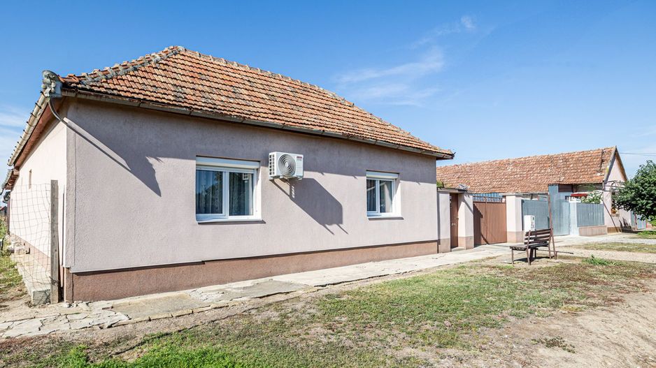 Casă la doar 17 minute de Arad – preț sub 80.000 €! - Poză 1