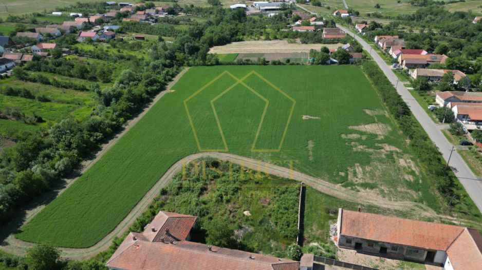 Teren de 1.6ha ideal pentru dezvoltare rezidentiala sau proiect turistic - Poză 1