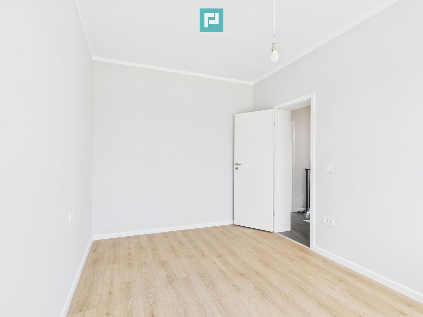 Casă Nouă si Modernă în  Remetea Mare - Poză 17