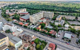 Imobil versatil D+P+E+M | Arteră principală Arad | Curte cu acces auto - Poză 11