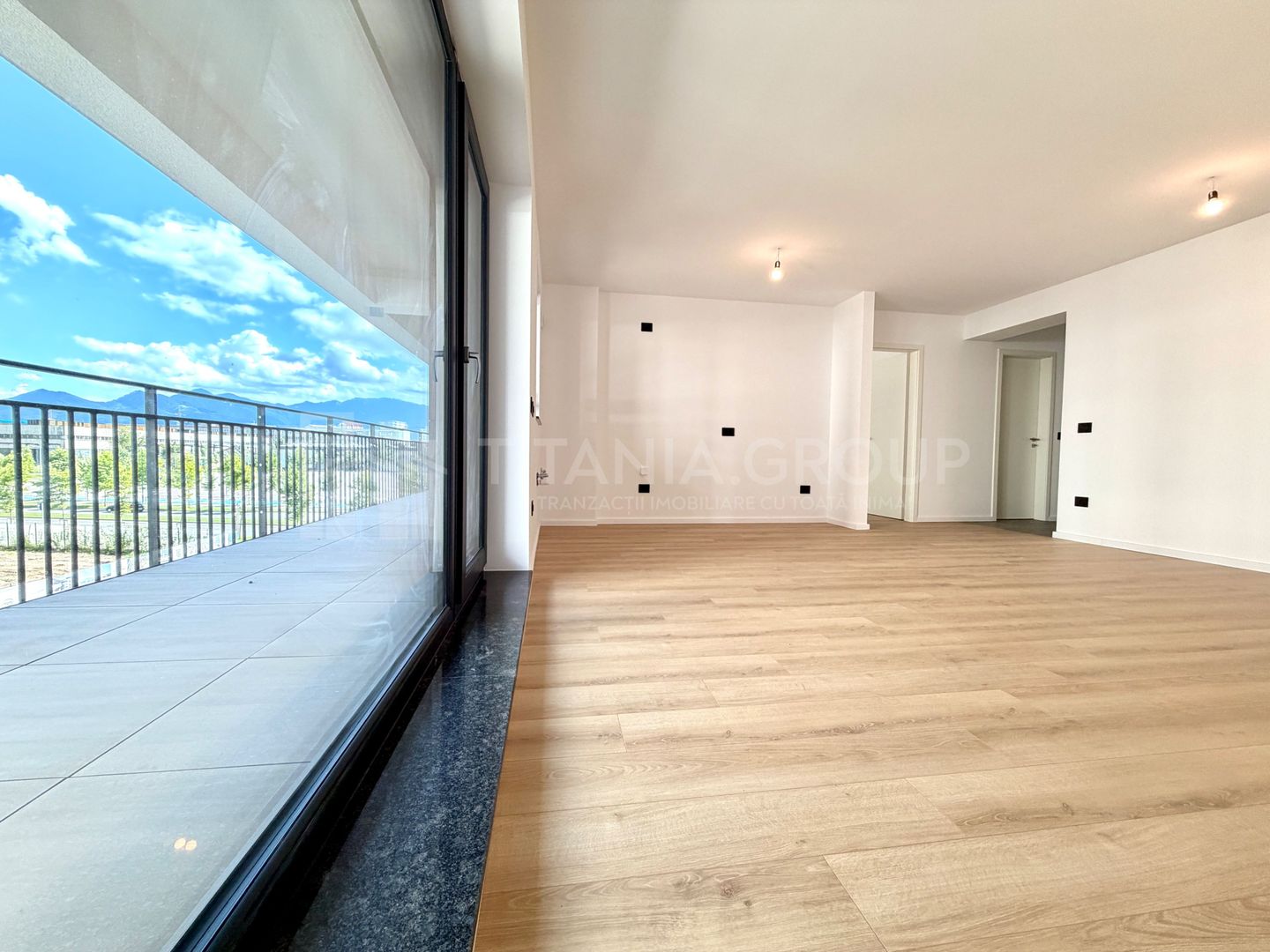 Apartament 2 camere spatios 74 mp,  parcare,  Kasper Coresi - Poză 1