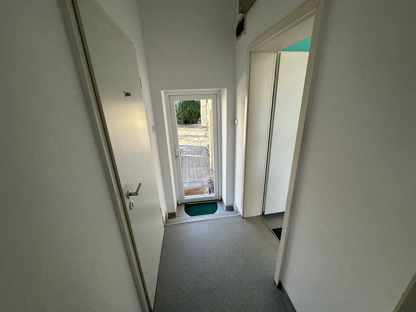 Spatiu de birou cu curte și anexa zona Badea Cartan - Poză 11