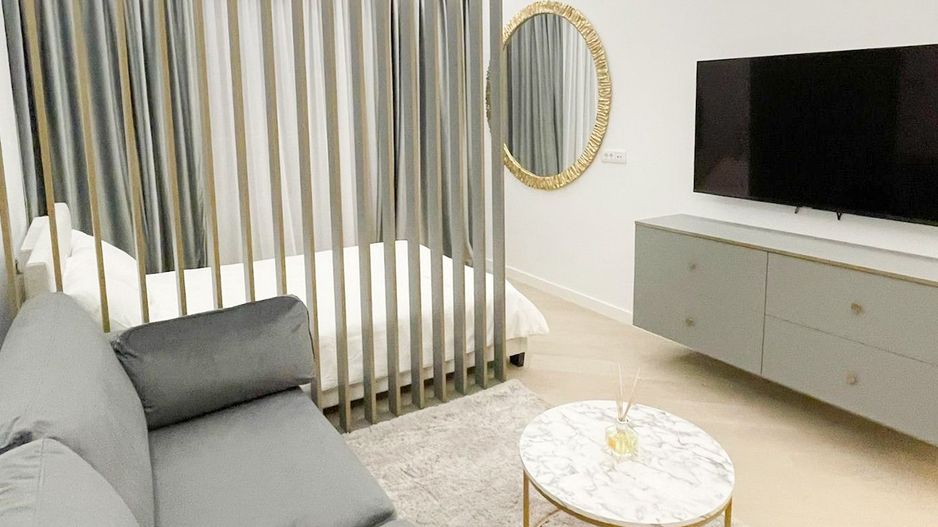 De închiriat studio complet mobilat - Dressing Walk In– Cortina North - Poză 2