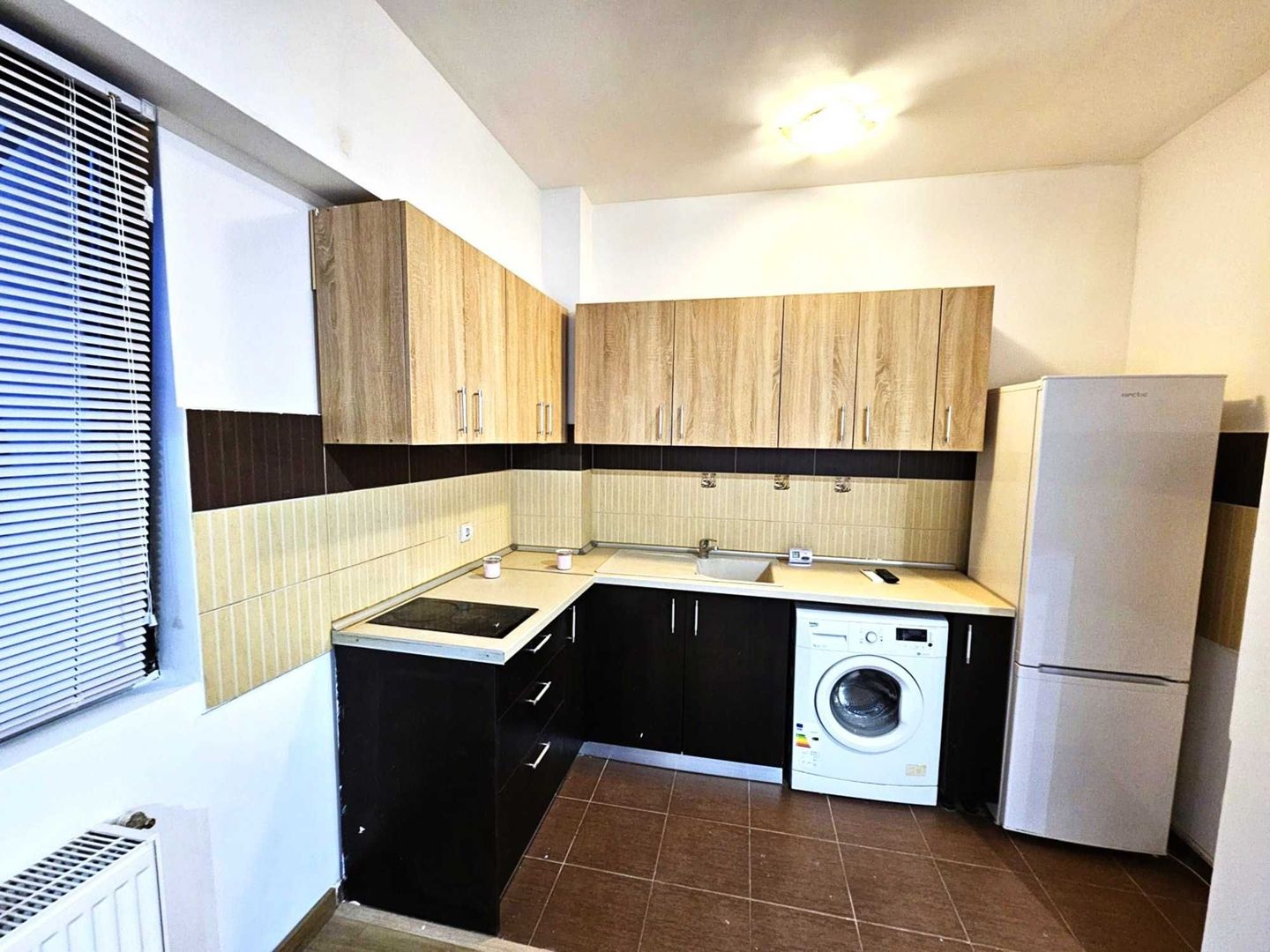 Închiriez garsonieră modernă  Piața Alba Iulia, centrală proprie - Poză 3